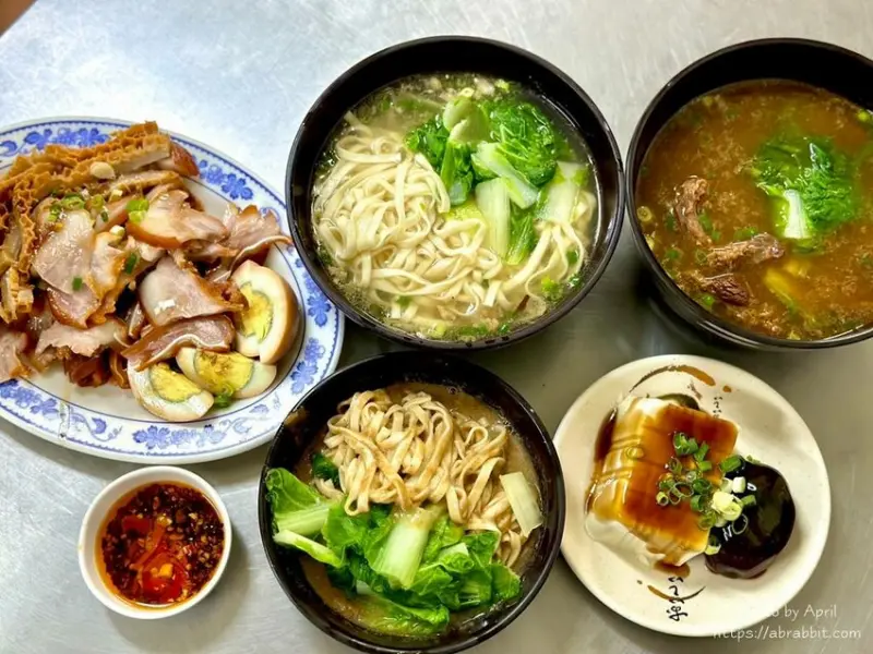 台中市西區吳記牛肉麵-店家自己做的紅麴口味牛肉