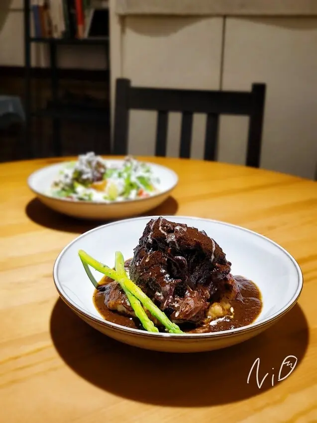 [嘉義西區]木禾廚房MUHE KITCHEN。紅酒燉紐牛頰&檸檬希臘優格生菜沙拉
