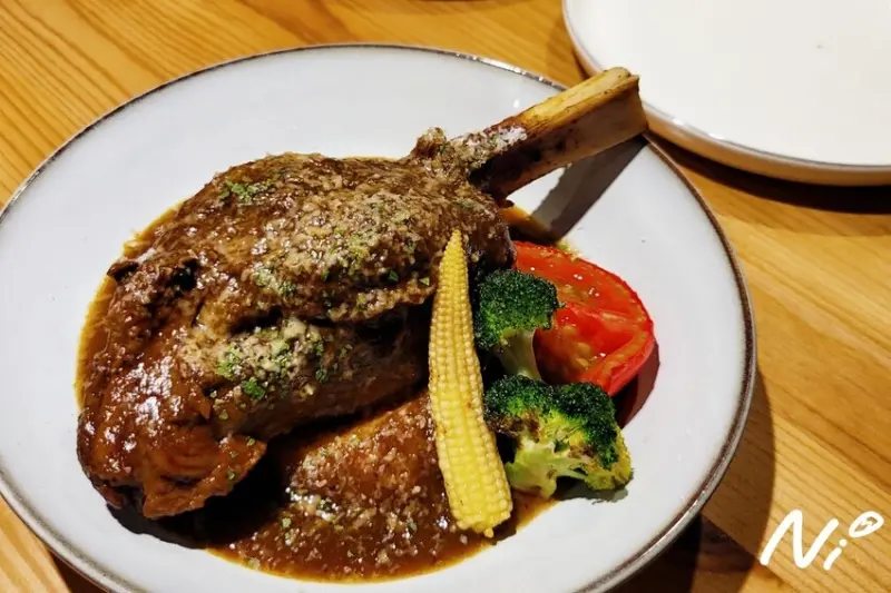 [嘉義西區]木禾廚房MUHE KITCHEN。香料蕃茄慢燉小羊膝/海鮮烤飯/爐烤法式戰斧豬排/油封櫻桃鴨腿 #二訪