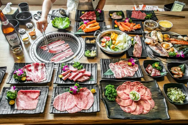 桃園市桃園區千兵衛燒肉/鍋物-中和店｜帝王蟹真的可以無限吃到飽！全台最低價帝王蟹燒烤吃到飽