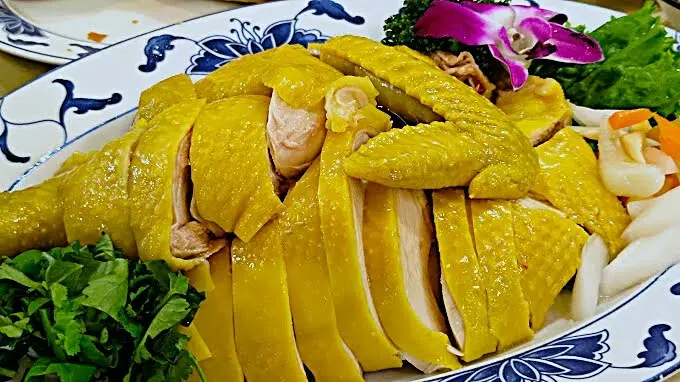 [台北台式]文山區大坪林站「燕樓小館」老字號無雷的划算實惠中餐館/白斬雞嫩口超必吃/價格實惠菜單超多選擇/附菜單