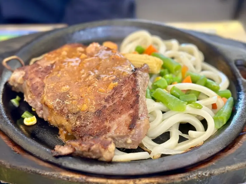 【台北南港美食】貴族世家點牛排360元起平價自助吧吃到飽︱各式港點、水果、甜點、酥皮濃湯︱捷運昆陽站交通、菜單、評價