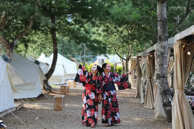 南投縣國姓鄉到幽靜小村露營療癒一晚！還有可愛水豚君、北極熊村長陪你玩免裝備 一泊二食 烤肉大餐｜泊樂熊村 Polar Bea