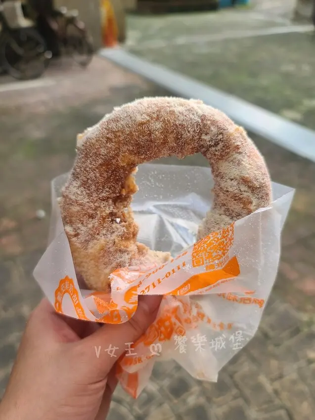 台灣人ㄟ甜甜圈大搬家！全新店鋪開幕大送優惠，捷運站旁的新地點等你來發現，甜蜜滋味讓你愛不釋口。