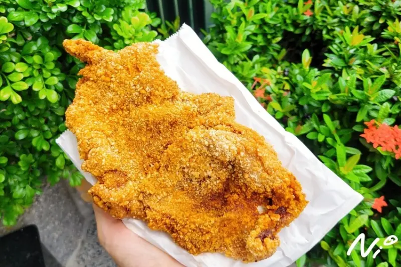 [嘉義太保]佳佳香專業炸雞-創始總店。甘梅炸雞排/無骨鹽酥雞/炸雞軟骨 #故宮南院 #嘉義縣政府