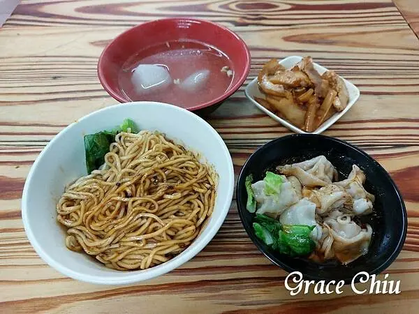 城中市場成都抄手麵食，巷仔內的平價麵食館