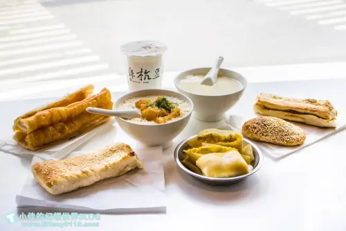 米其林推薦，Google評價超過1萬則的排隊早餐店，大推厚燒餅和鹹豆漿，還有焦糖甜餅酥必點