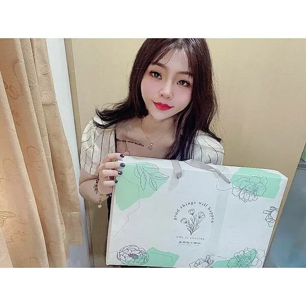 [伴手禮推薦] 大黑松小倆口 甜蜜小倆口禮盒開箱 CP值極高的伴手禮 喜餅 訂婚推薦 一起相信幸福吧! 2022最新大黑松小倆口禮盒（附影片