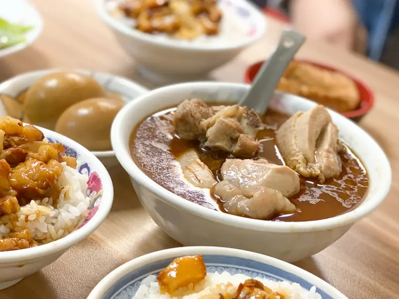 台北信義｜松山松德宮小吃 施家麻油腰花 滷肉飯