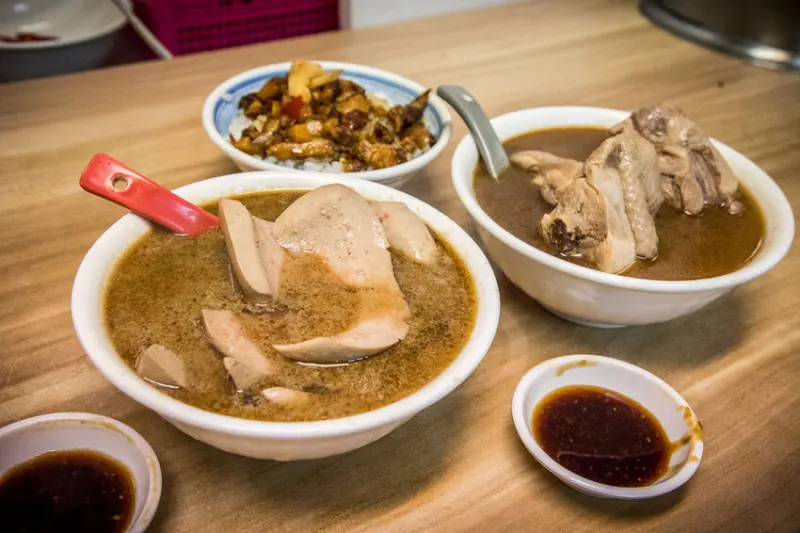 施家麻油腰花｜脆、彈、Q嫩、麻油香！清爽不膩口的老字號麻油腰花