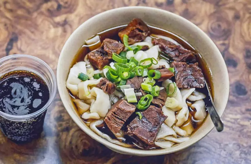 百元台北牛肉麵飲料也能喝到飽 #富宏牛肉麵/ WalkerLand窩客島整理提供 未經許可不可轉載