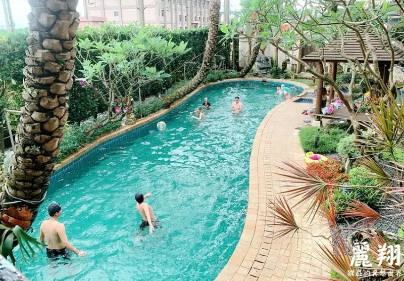 麗翔酒店礁溪館！麗翔酒店設施有泳池、撞球、桌球還有兒童遊戲室！有停車場！ @猴屁的異想世界