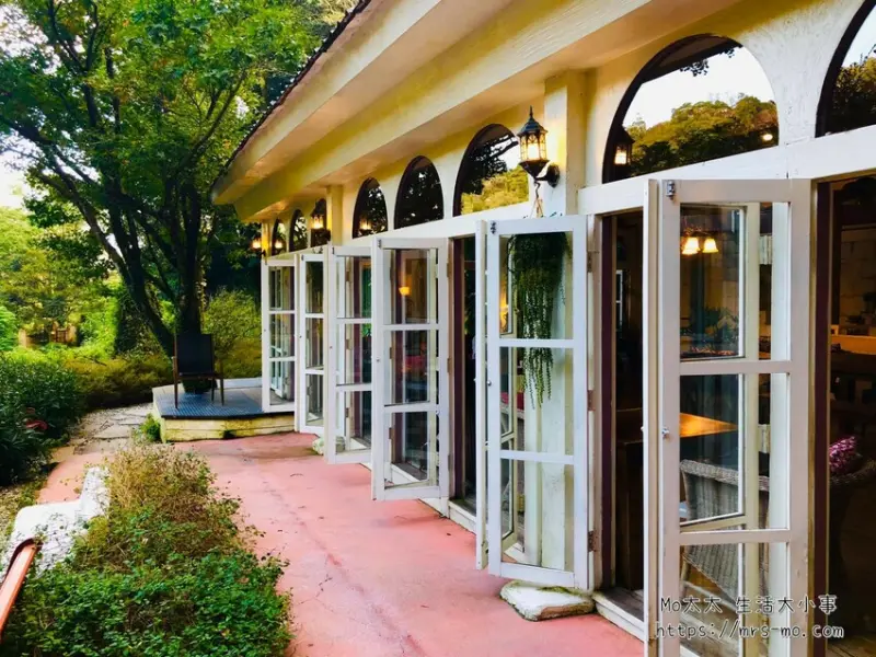 台北景點 - 19號咖啡館。陽明山上的世外桃源、私房景觀咖啡廳 - Mo太太 - 生活大小事