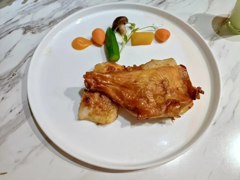 新北市板橋區板橋美食|西堤牛排-板橋中山店。餐點、環境、服務都保有一定水準就是牛排筋多肉不嫩呀....