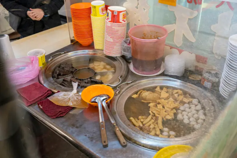 樹林美食 紅麵線｜大腸乾淨不死鹹，口感軟Ｑ 麵線不軟爛，另外甜不辣也超強的啦