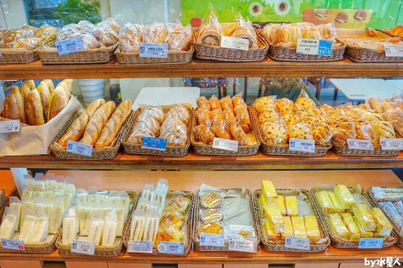 老字號平價麵包店週年慶！地方媽媽直接掃貨，消費滿百送20，身分證有2和6免費吃鮮果奶酪