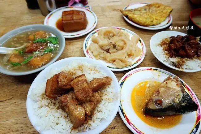 石牌站美食推薦：滷三塊五花肉飯/ WalkerLand窩客島整理提供 未經許可不可轉載