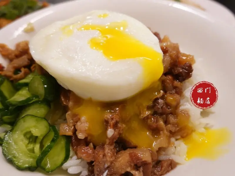 台北萬華—西門麵店｜西門在地一甲子古早味麵店 銷魂豬腳飯、菠蘿蛋黃酥值得一嚐｜內江街、西門町、西門紅樓