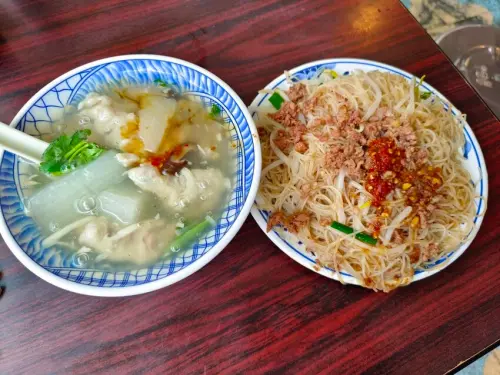 【台北.萬華】中式早餐正老牌魷魚平飄香一甲子。魷魚羹+炒米粉濃厚的古早味