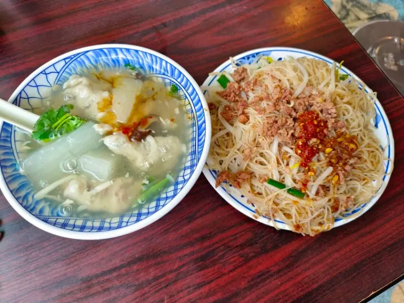 【台北.萬華】中式早餐正老牌魷魚平飄香一甲子。魷魚羹+炒米粉濃厚的古早味