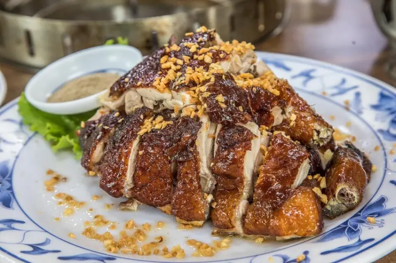 新北市三峽區好滋味土雞莊｜鄉間小路內的隱藏版薄皮脆皮雞！比米其林土雞城還好吃？