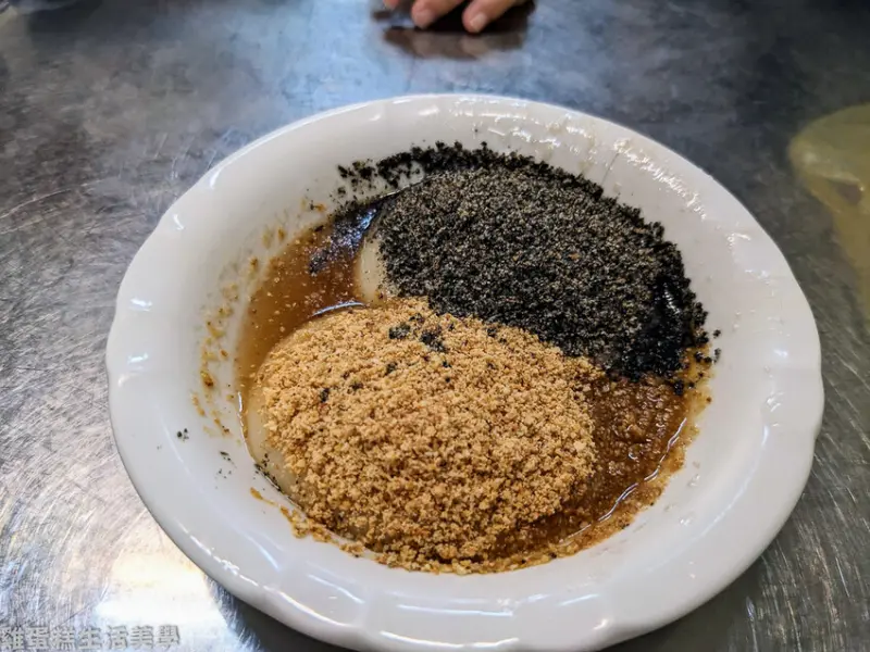 雲林縣斗六市【雲林食記】長興圓仔冰 - 門口滿滿的排隊人潮老店魅力依然不減，綜合圓仔冰配上綜合麻糬簡直完美