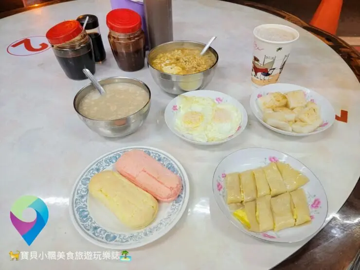 [食]花蓮 傳統古早味 早餐也有泡麵可以吃!!! 鋼管紅茶 蛋餅 蘿蔔糕 台式馬卡龍 泡麵 肉粽 花蓮廟口紅茶有限公司
