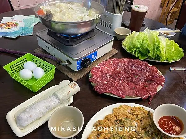 ∥高雄/食．鹽埕∥廣東汕頭勝味牛肉店 ๑名人愛吃的高雄汕頭火鍋！古早味扁魚湯底 涮溫體牛肉