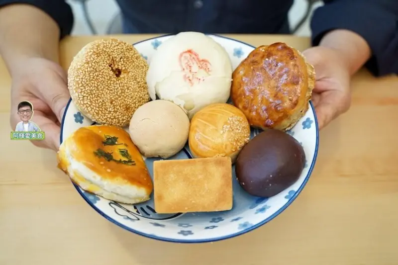 新竹|新復珍。百年糕餅店。新竹名產竹塹餅等各式糕餅選擇多。中秋送禮好選擇。營業時間地址菜單