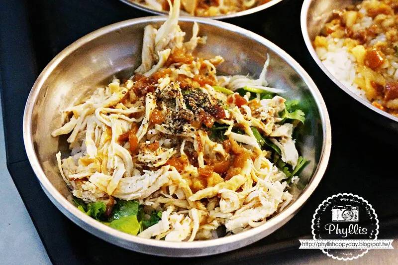 【新竹、北區】柳家肉燥飯 城隍廟美食 人氣排隊名店 90餘年飄香好滋味 老字號 新竹城隍廟小吃 @ 相片中的菲莉絲