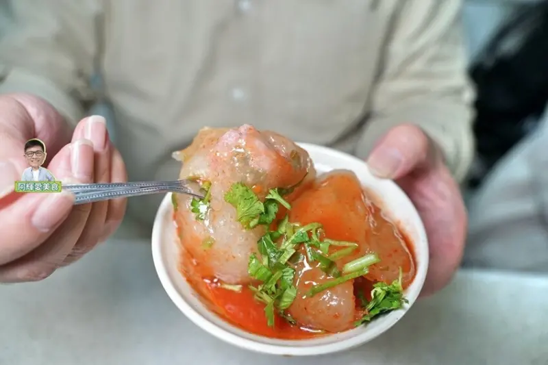 新竹|竹蓮肉圓_竹蓮市場周邊美食報。傳承50年手工紅糟肉圓。當日新鮮魚漿製作鮮甜彈牙魚羹湯。營業時間地址菜單