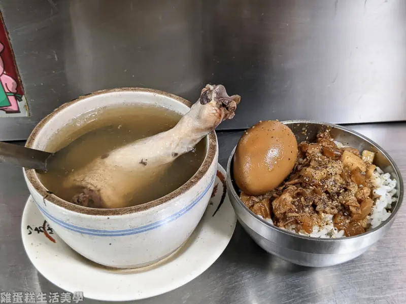 【新竹食記】翁記滷肉飯(城隍廟店) - 凌晨四點限定賣完就沒了，位在城隍廟內的百年人氣名店