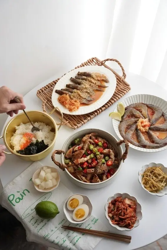 來自金門最好吃的醬蟹！記德海鮮餐廳招牌高粱嗆蟹、嗆蝦、泰式檸檬蝦，開胃必備三前菜，金門宅配美食推薦