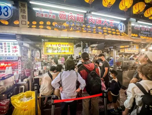 基隆市仁愛區天一香肉羹順｜每次來都大排長龍！被譽觀光客心目中最強滷肉飯