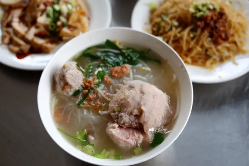 南投縣埔里鎮埔里美食 | 振松記米粉 拳頭大芋泥 芋頭米粉只要70元