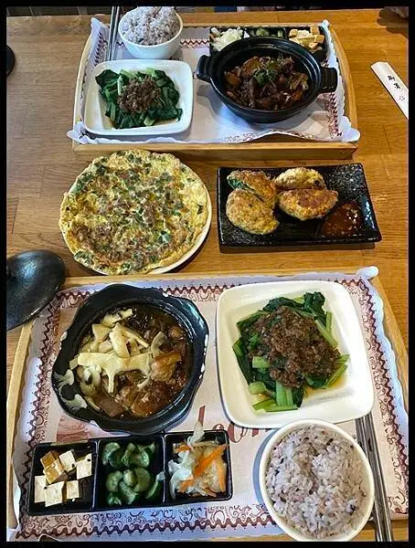 【台中南屯景觀餐廳推薦】【田寮農莊】品嚐古早味農家菜，精緻辦桌手路菜到農莊吃更有感，騎車跟風追落羽松