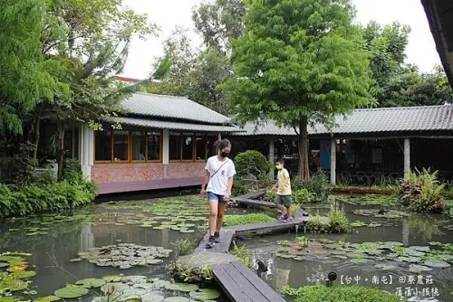 【台中南屯景觀餐廳/寵物友善餐廳】田寮農莊⎪鄰近高鐵，開車只要7分鐘⎪選一個放假日，和家人一起坐在如夢似