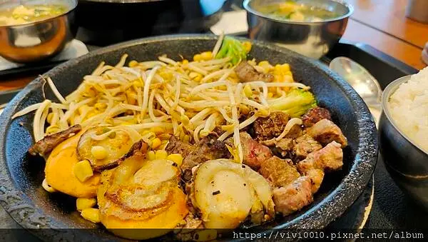 台北.南港-Pepper Lunch胡椒廚房，一走過去立刻被鐵板香氣吸引，肉質鮮嫩超好吃!