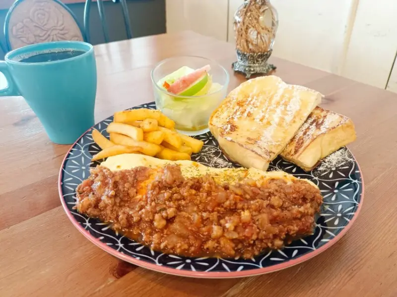 三重老宅風格早午餐，營業時間至晚上六點喔~