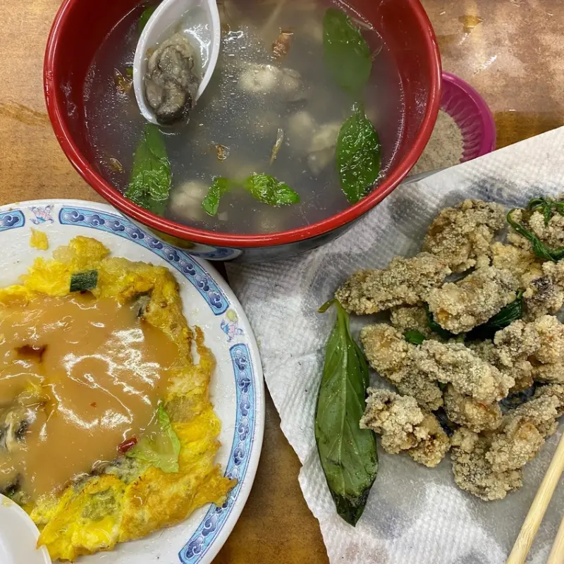 板橋蚵仔之家-南雅夜市美食熱搜之一!!! 全蚵仔料理 通通有!! 蚵仔湯超高CP值!!!蚵仔煎好好吃!!蚵仔美食專賣店!♥食尚期貨小咪推薦板橋美食小吃名店