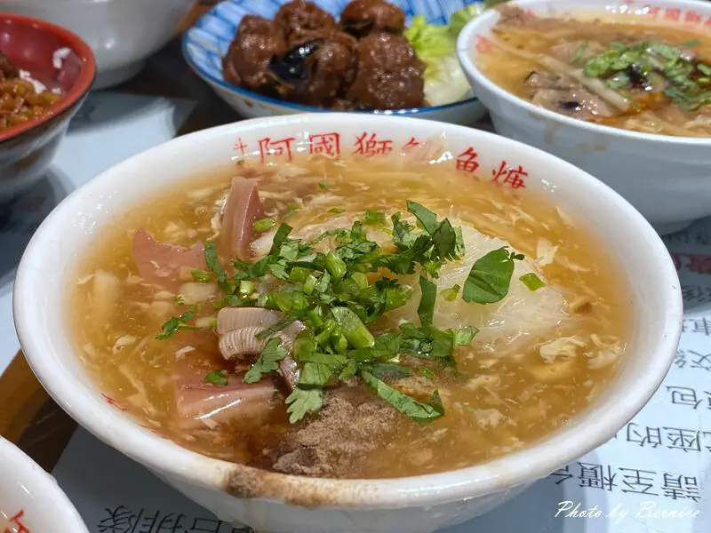 阿國獅魷魚羹~超大魷魚嘴名店傳承三代的人氣小吃 @Bernice的隨手筆記