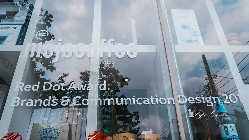 台中咖啡 ｜   Factory Mojocoffee │精明商圈巷弄咖啡館 明亮空間設計有如圖書館