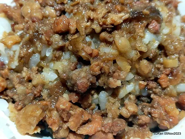 (台北建成圓環附近美食)「三元號魯肉飯」---細緻香嫩超越百年傳承下來的古早味「魚翅肉羹」與「魯肉飯」。