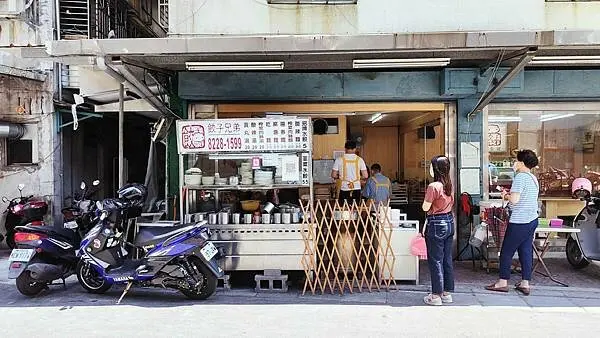 【中和美食】餃子兄弟-隱身在巷弄裡薄皮餡多的美味手工水餃店