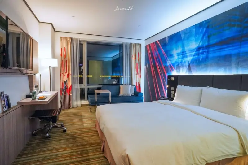 【桃園大園｜住宿】台北諾富特華航桃園機場飯店。持華航、虎航機票訂房只需半價，晚餐自助餐超推薦