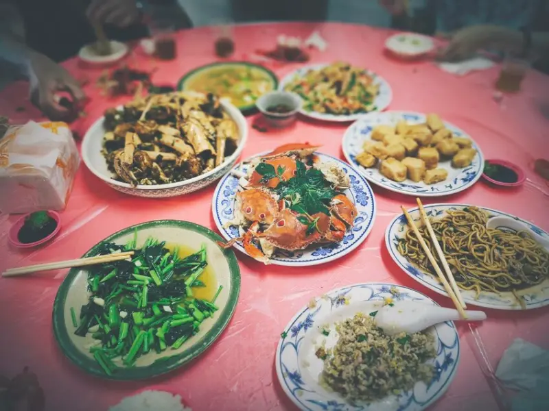 【基隆.八斗子】美食分享。榮興海鮮小吃店。有自己的漁船價格實惠又好吃。帝王蟹+酥炸黃金蟹+秋季必吃三點蟹 - 南洋峇里女子SPA館