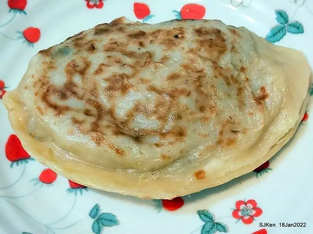 (北捷忠孝復興站附近美食)「江蘇菜盒店」--- 乾烙韭菜盒、豆腐捲與薄餅，風味獨特清爽不油膩。