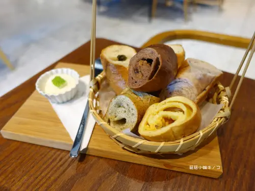 <淡水信義線>世貿101站-四四南村知名貝果專門~好丘 Good Cho's~