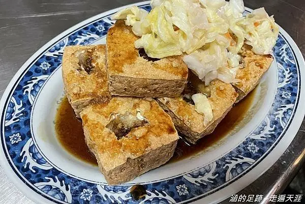 [北投市場美食] 大溪家鄉臭豆腐 ~ 外酥內嫩超美味臭豆腐，北投市場晚上必吃美食
