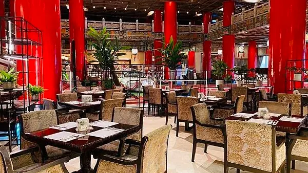 台北五星級飯店早餐吃到飽【圓山大飯店松鶴廳】在金碧輝煌的宮庭內享用早餐/無國界創意百匯料理/早餐時段4小時讓你飽到中午